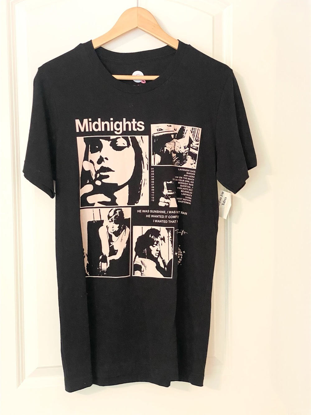 Taylor Swift Black Graphic Tee Small NWT Boutique Concert Era Tour Shirt